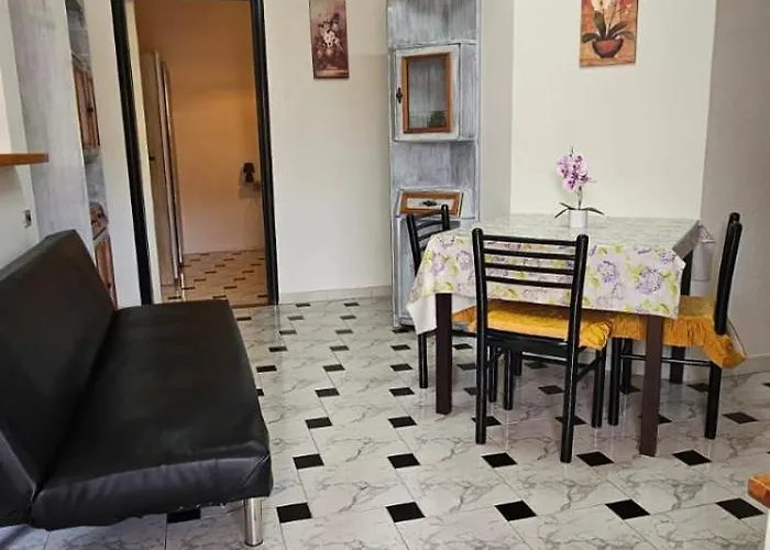 Casa Carlo アパート キア